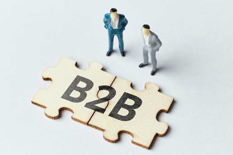 Strategie Marketing B2B Facebook Reels 2025